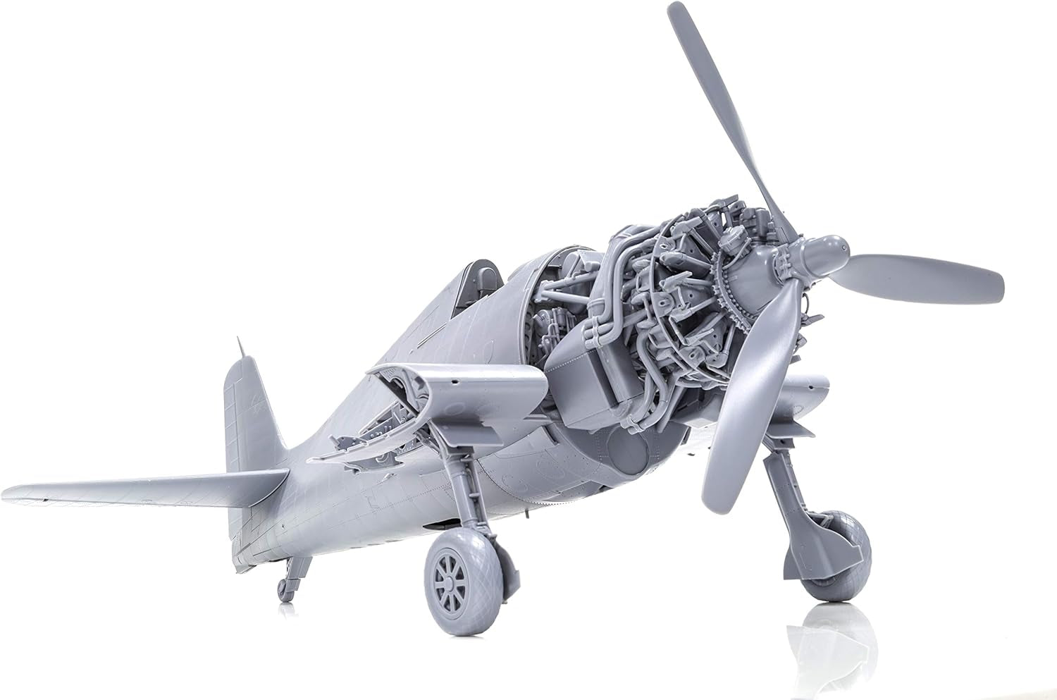 Grumman F6F-5 Hellcat 1:24 WWII Military Aviation Plastic Model Kit A19004, Unpainted